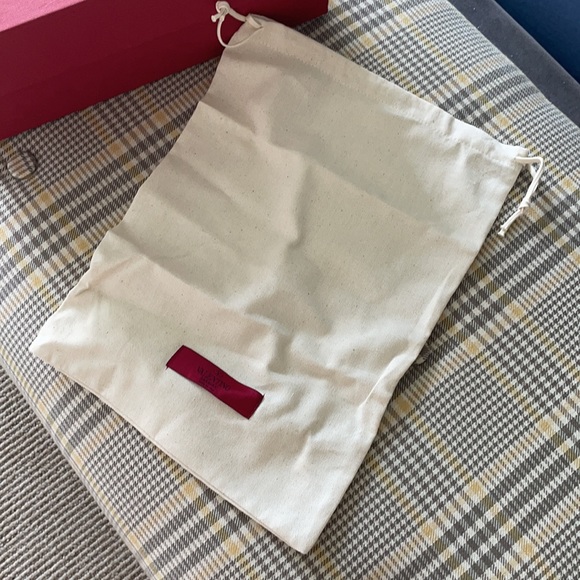 VALENTINO SANDALS WITH KITTEN HEEL - Picture 9 of 10